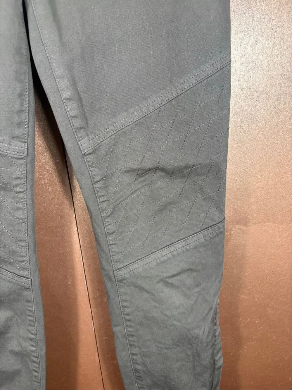 Tory Burch army green zippered ankle chino pants size 27